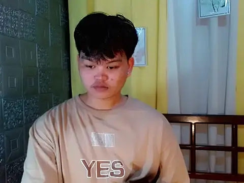 Snapshot of Reynelcock chatting on November 10, 9:52 am Reynelcock online show from November 10, 9:52 am