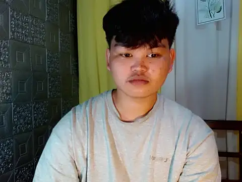 Snapshot of Reynelcock chatting on December 2, 7:25 am Reynelcock online show from December 2, 7:25 am