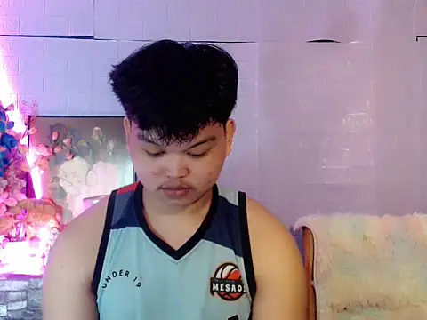Reynelcock online show from May 28, 5:21 pm