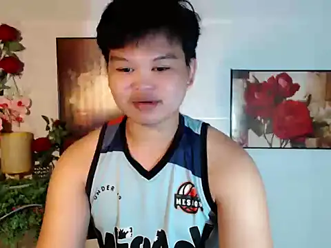 Snapshot of Reynelcock chatting on August 1, 4:28 pm Reynelcock online show from August 1, 4:28 pm