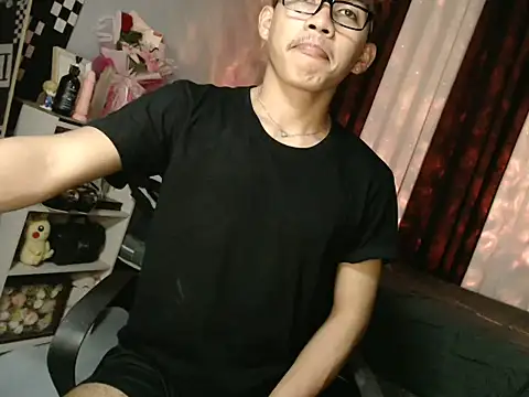 Snapshot of urhot_chany chatting on June 20, 9:01 am urhot chany online show from June 20, 9:01 am