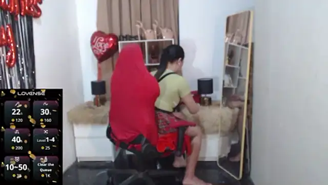 Snapshot of RebeccaTs chatting on February 14, 10:12 am RebeccaTs online show from February 14, 10:12 am