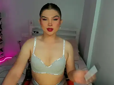 Sweetestcandyx  online show from April 8, 3:12 pm