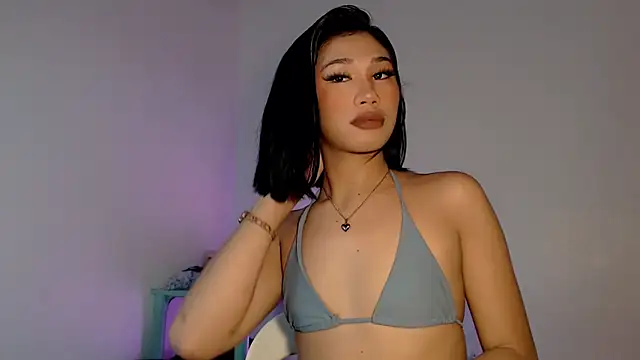 Snapshot of Maxine_Sucks chatting on December 3, 12:47 pm Maxine Sucks online show from December 3, 12:47 pm