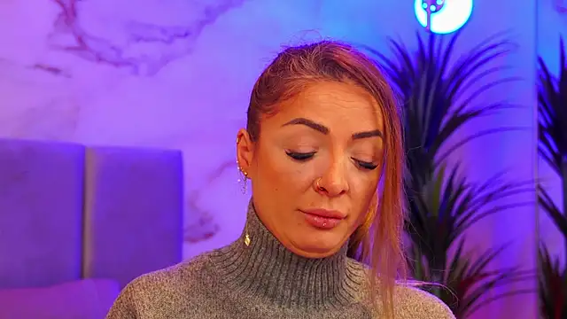 Izabellle02 online show from January 13, 6:08 am