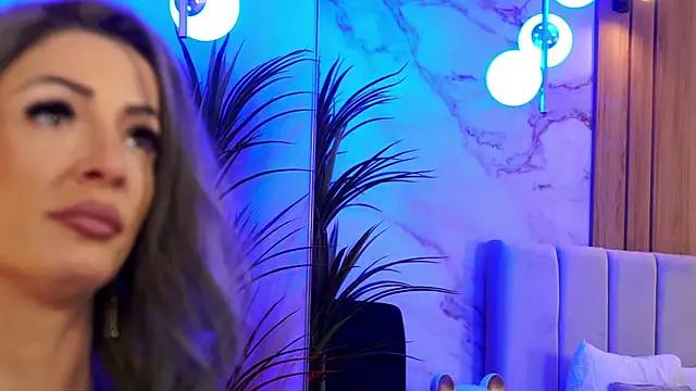 Izabellle02 online show from March 1, 5:09 am