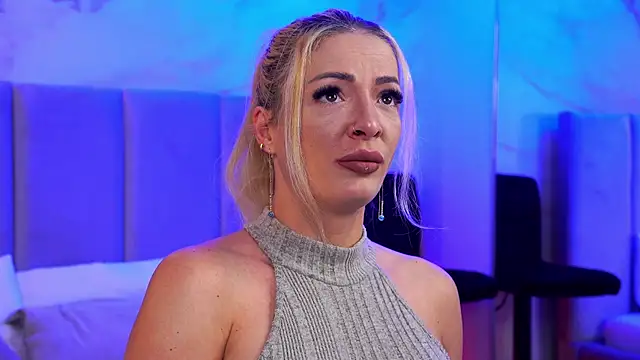 Izabellle02 online show from April 27, 3:48 am