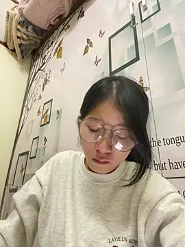 meomeo2k6 online show from November 3, 2:07 pm