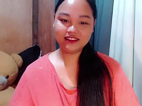 Snapshot of _Lylia chatting on December 5, 1:14 am Lylia online show from December 5, 1:14 am