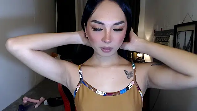 Snapshot of Goddess_Isabel chatting on October 22, 7:57 pm Goddess Isabel online show from October 22, 7:57 pm