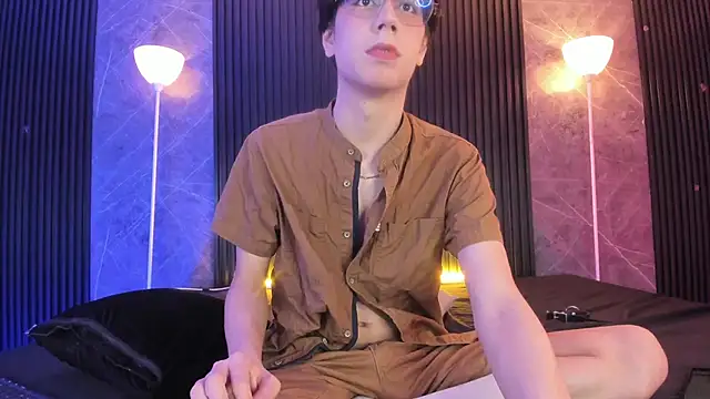 Snapshot of luixdust_ chatting on November 5, 5:07 am luixdust online show from November 5, 5:07 am