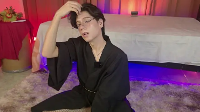 Snapshot of luixdust_ chatting on November 11, 5:51 am luixdust online show from November 11, 5:51 am