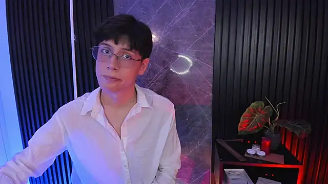 Snapshot of luixdust_ chatting on November 27, 5:20 am luixdust online show from November 27, 5:20 am