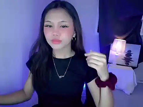 Snapshot of Filipina_milker chatting on October 21, 1:23 pm Filipina milker online show from October 21, 1:23 pm