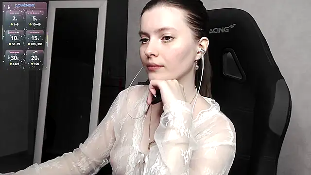 cute elfy  online show from September 27, 4:45 pm