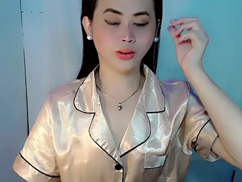 Snapshot of slutty_afina chatting on June 23, 6:22 am slutty afina online show from June 23, 6:22 am