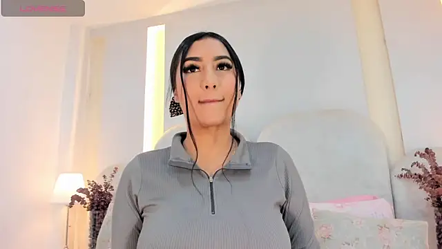 Snapshot of SalomeeBell chatting on October 28, 7:49 pm SalomeeBell online show from October 28, 7:49 pm