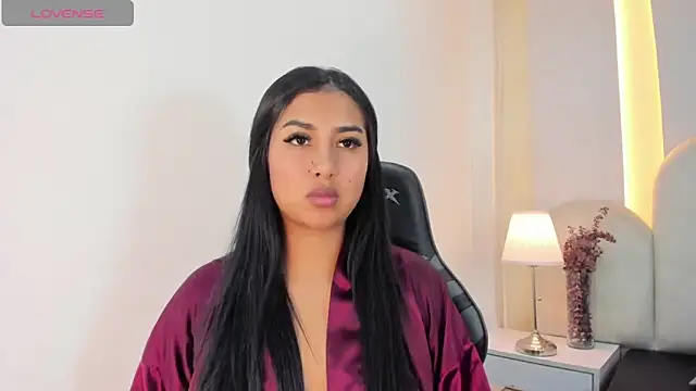 Snapshot of SalomeeBell chatting on December 17, 8:48 pm SalomeeBell online show from December 17, 8:48 pm