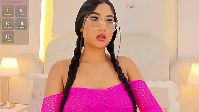 SalomeeBell online show from May 9, 8:47 pm