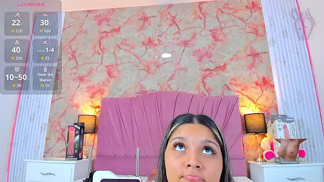 Wonderkloe  online show from March 18, 2:47 am