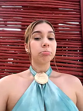 Snapshot of Nikii__ chatting on November 11, 8:09 pm Nikii online show from November 11, 8:09 pm