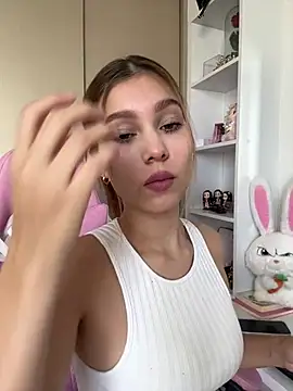 Snapshot of Nikii__ chatting on May 20, 2:56 pm Nikii online show from May 20, 2:56 pm