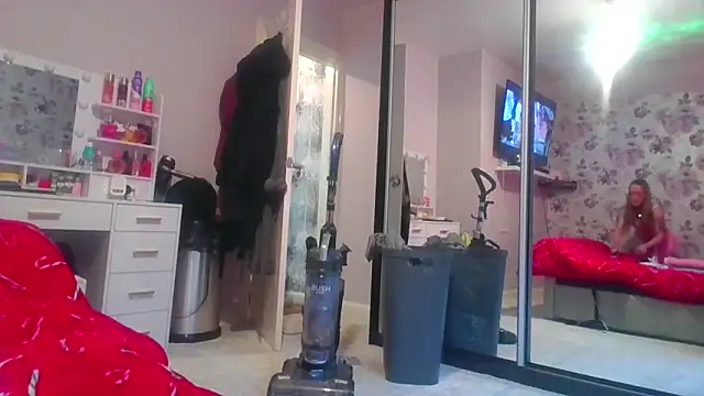 LucyRoseMae online show from February 27, 11:21 am