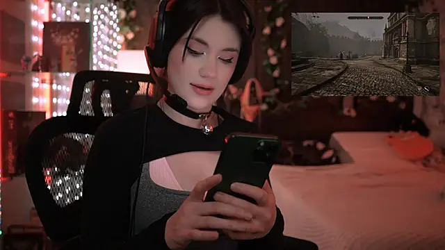 littlelune online show from January 12, 12:38 am