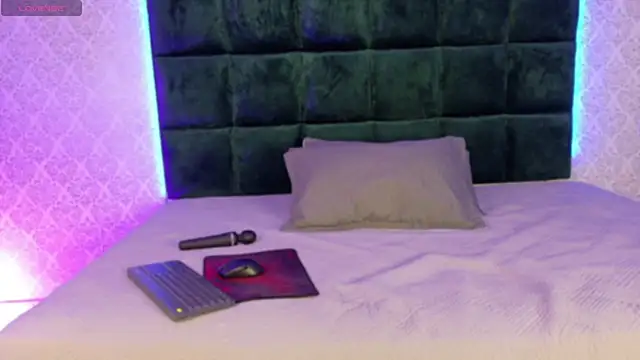 BeccaReedd online show from September 30, 3:00 am