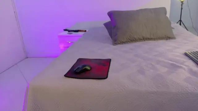 BeccaReedd online show from October 10, 3:16 am