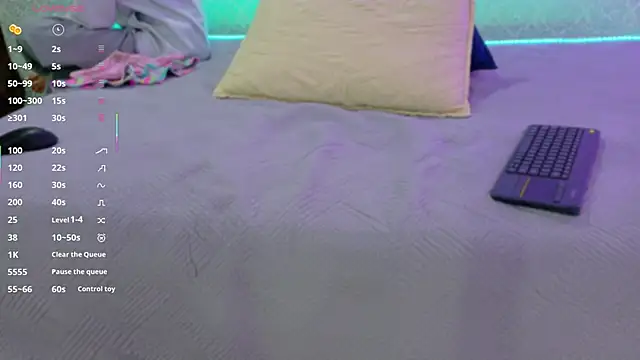 BeccaReedd online show from October 29, 11:12 am