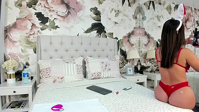 Snapshot of MaddyMay_ chatting on November 17, 7:52 pm MaddyMay online show from November 17, 7:52 pm