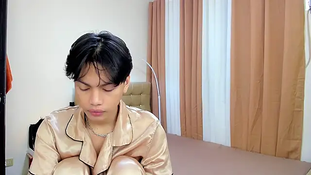 hotfreshdior online show from September 23, 7:39 pm