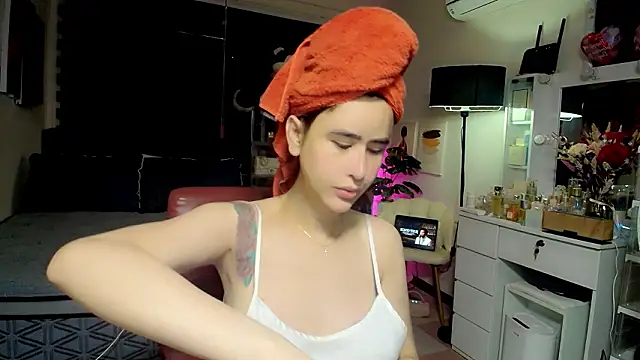 XhotcockcumXts online show from March 14, 8:31 am