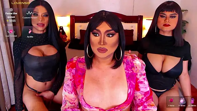 Snapshot of DoniaSabrina chatting on March 8, 4:44 pm DoniaSabrina online show from March 8, 4:44 pm