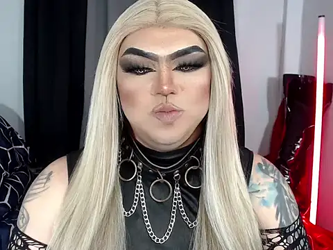 Snapshot of michellevixen922 chatting on November 29, 4:15 am michellevixen922 online show from November 29, 4:15 am