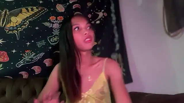 Snapshot of Simi_Ipit chatting on January 9, 7:26 pm Simi Ipit online show from January 9, 7:26 pm