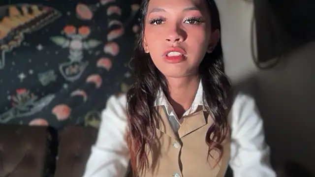 Snapshot of Simi_Ipit chatting on February 13, 1:07 pm Simi Ipit online show from February 13, 1:07 pm