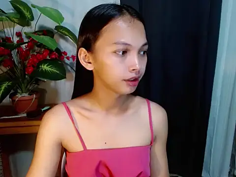 Snapshot of Simi_Ipit chatting on August 7, 5:26 pm Simi Ipit online show from August 7, 5:26 pm