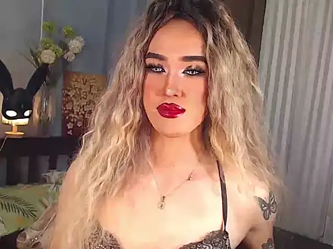 Snapshot of AleinaCroft chatting on September 13, 12:32 am AleinaCroft online show from September 13, 12:32 am