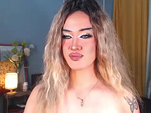 Snapshot of AleinaCroft chatting on October 28, 8:29 am AleinaCroft online show from October 28, 8:29 am