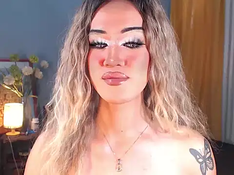 Snapshot of AleinaCroft chatting on November 13, 1:48 am AleinaCroft online show from November 13, 1:48 am