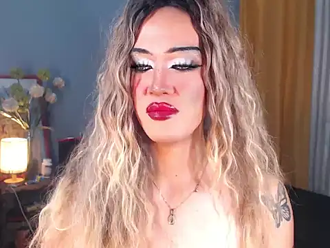 Snapshot of AleinaCroft chatting on November 19, 2:44 am AleinaCroft online show from November 19, 2:44 am