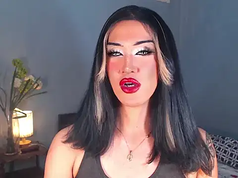 Snapshot of AleinaCroft chatting on December 1, 4:17 am AleinaCroft online show from December 1, 4:17 am