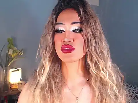 Snapshot of AleinaCroft chatting on December 5, 2:42 am AleinaCroft online show from December 5, 2:42 am