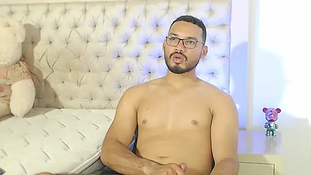 Snapshot of marcusblade chatting on November 20, 9:36 pm marcusblade online show from November 20, 9:36 pm