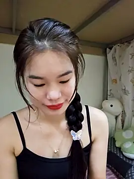 Snapshot of Baby-ladytits2025 chatting on November 18, 3:49 pm Baby-ladytits2025 online show from November 18, 3:49 pm