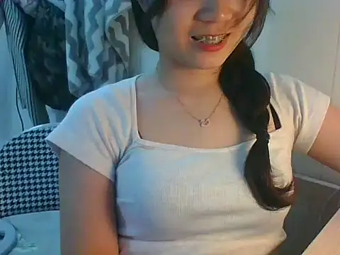 Snapshot of Linzly chatting on September 10, 3:06 am Linzly online show from September 10, 3:06 am