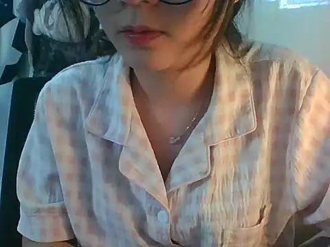 Snapshot of Linzly chatting on September 20, 8:26 am Linzly online show from September 20, 8:26 am