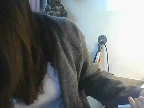 Snapshot of Linzly chatting on November 19, 2:22 am Linzly online show from November 19, 2:22 am